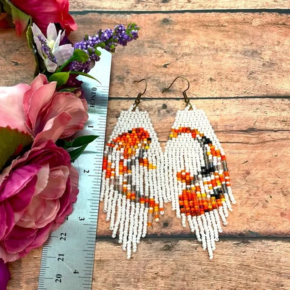 Gold fish beaded earring - Picture 5 of 5